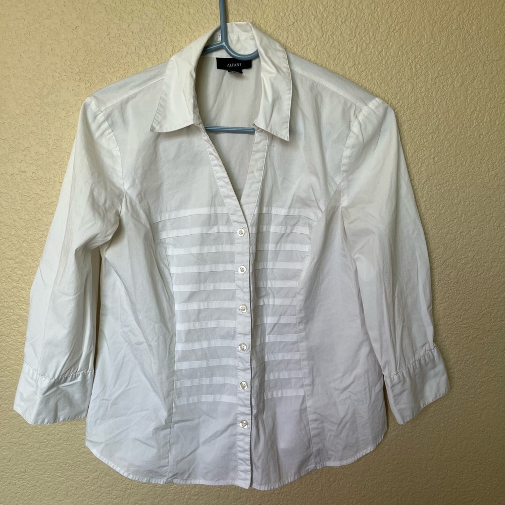 Alfani Women’s white shirt Size 6 with half sleeves and V- neck Button up Blouse